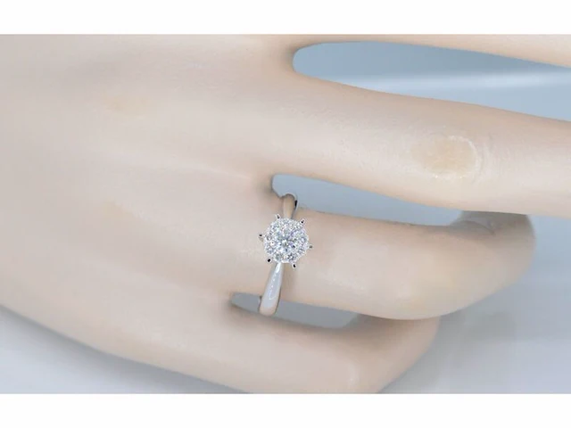Witgouden solitaire ring met diamanten - afbeelding 2 van  5