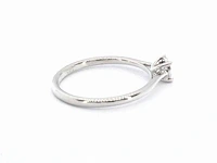 Witgouden solitaire ring met een briljant geslepen diamant - afbeelding 9 van  10