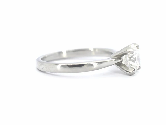 Witgouden solitaire ring met een diamant van 1.01 carat - afbeelding 4 van  11