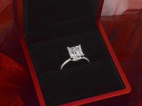 Witgouden solitaire ring met een grote prinses geslepen diamant van 3.00 carat - afbeelding 1 van  9