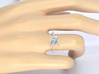 Witgouden solitaire ring met een grote prinses geslepen diamant van 3.00 carat - afbeelding 2 van  9
