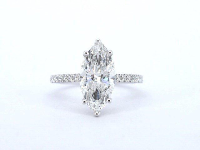 Witgouden solitaire ring met een marquise diamant van 2.00 carat met hidden halo - afbeelding 1 van  12