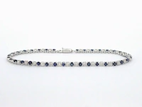 Witgouden tennis armband met diamanten en saffieren - afbeelding 1 van  10