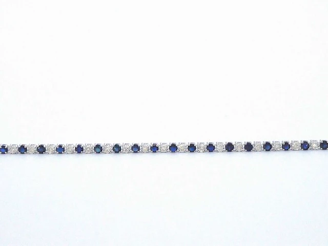 Witgouden tennis armband met diamanten en saffieren - afbeelding 6 van  10