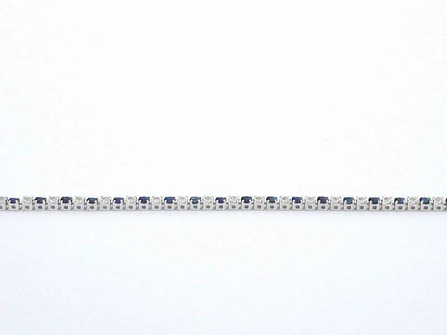 Witgouden tennis armband met diamanten en saffieren - afbeelding 7 van  10