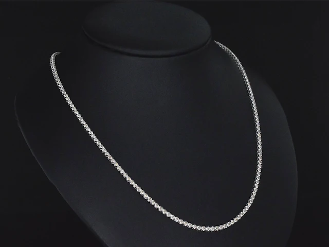Witgouden tennis collier met diamanten - afbeelding 4 van  7