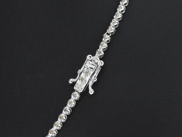 Witgouden tennis collier met diamanten - afbeelding 6 van  7