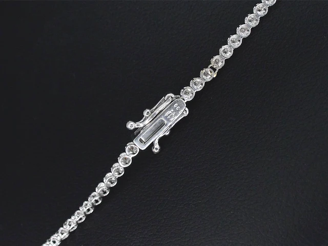Witgouden tennis collier met diamanten - afbeelding 7 van  7