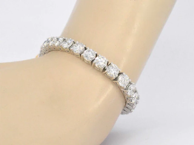 Witgouden tennisarmband met 16.20 carat diamant - afbeelding 2 van  9