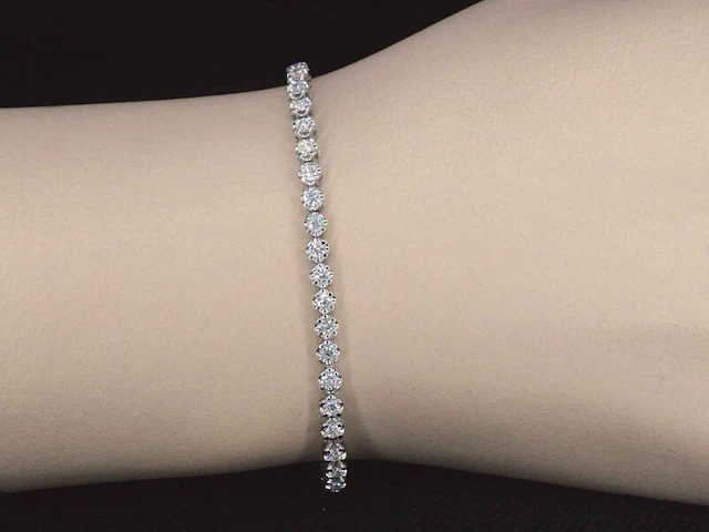 Witgouden tennisarmband met 2.00 carat briljant geslepen diamanten - afbeelding 2 van  9