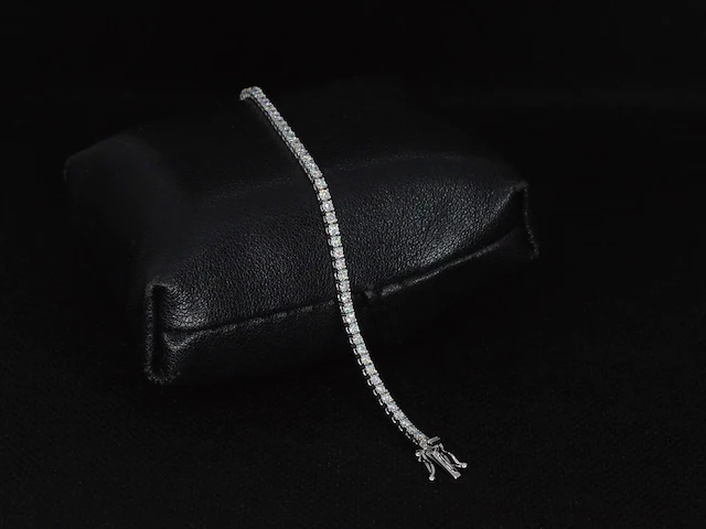 Witgouden tennisarmband met 2.53 carat briljant geslepen diamanten - afbeelding 8 van  9