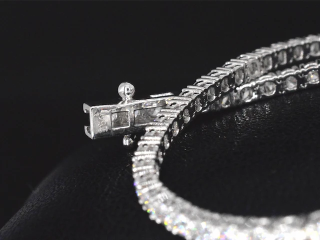Witgouden tennisarmband met 2.53 carat briljant geslepen diamanten - afbeelding 9 van  9