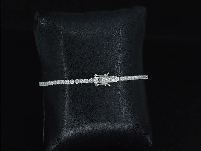 Witgouden tennisarmband met 3.61 carat briljant geslepen diamanten - afbeelding 6 van  8