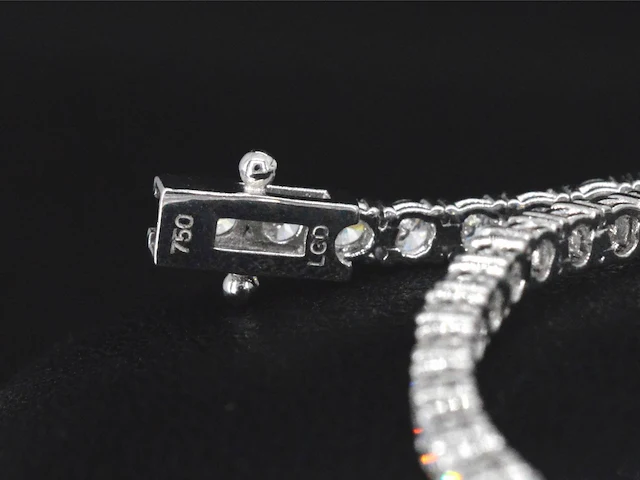 Witgouden tennisarmband met 3.61 carat briljant geslepen diamanten - afbeelding 8 van  8