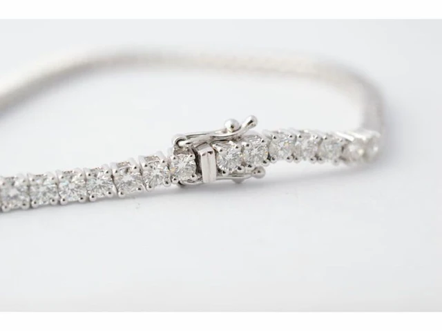 Witgouden tennisarmband met 4.00 carat diamanten - afbeelding 3 van  6