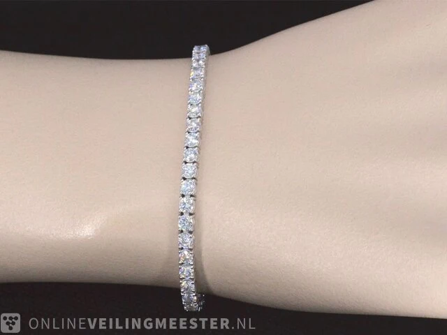 Witgouden tennisarmband met 6.07 carat briljant geslepen diamanten - afbeelding 3 van  10