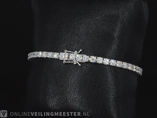 Witgouden tennisarmband met 6.07 carat briljant geslepen diamanten - afbeelding 6 van  10