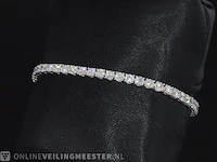 Witgouden tennisarmband met 6.07 carat briljant geslepen diamanten - afbeelding 9 van  10