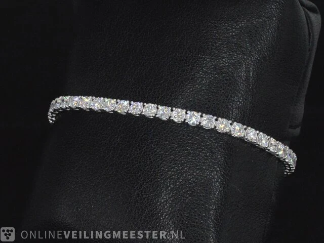 Witgouden tennisarmband met 6.07 carat briljant geslepen diamanten - afbeelding 10 van  11