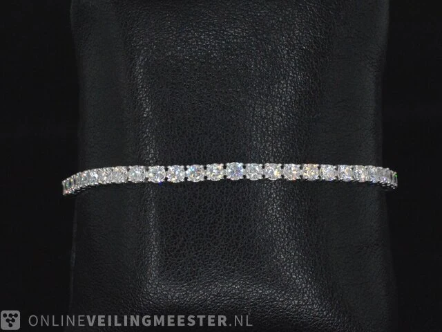 Witgouden tennisarmband met 6.11 carat briljant geslepen diamanten - afbeelding 6 van  9
