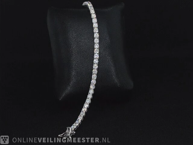 Witgouden tennisarmband met 7.16 carat briljant geslepen diamanten - afbeelding 7 van  9