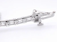 Witgouden tennisarmband met baguette geslepen diamanten 2.40 carat - afbeelding 6 van  8