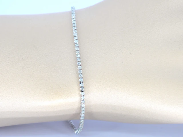 Witgouden tennisarmband met diamanten 1.00 carat - afbeelding 2 van  9