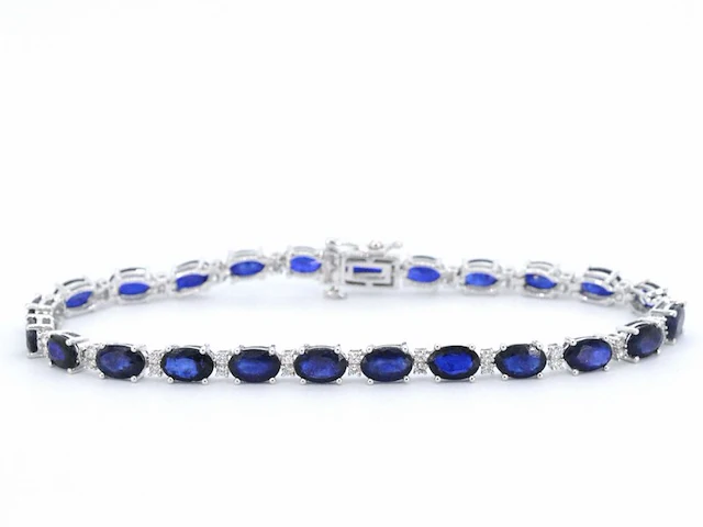 Witgouden tennisarmband met diamanten en saffier - afbeelding 1 van  9