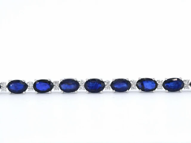 Witgouden tennisarmband met diamanten en saffier - afbeelding 6 van  9