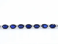 Witgouden tennisarmband met diamanten en saffier - afbeelding 6 van  9