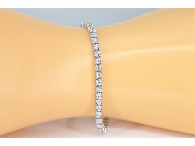 Witgouden tennisarmband met diamanten - afbeelding 2 van  8