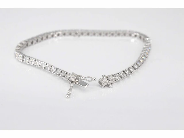 Witgouden tennisarmband met diamanten - afbeelding 5 van  8