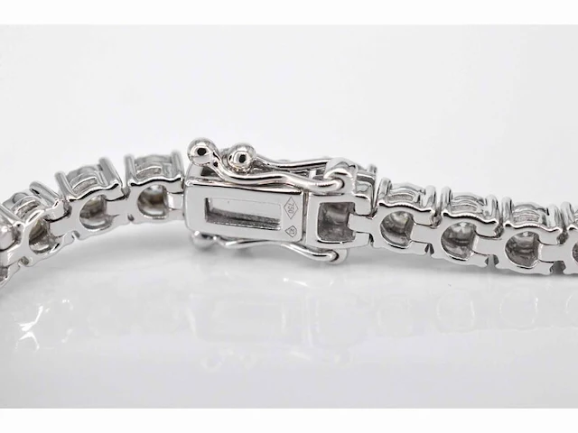 Witgouden tennisarmband met diamanten - afbeelding 6 van  8