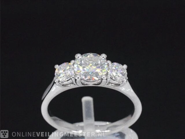 Witgouden trinity ring met 1.40 carat briljanten - afbeelding 1 van  11