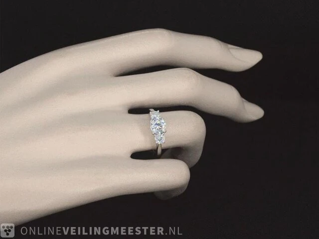 Witgouden trinity ring met 1.40 carat briljanten - afbeelding 4 van  11
