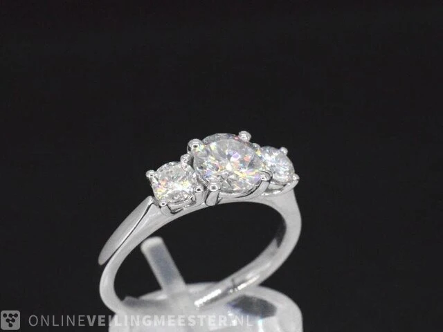 Witgouden trinity ring met 1.40 carat briljanten - afbeelding 6 van  11
