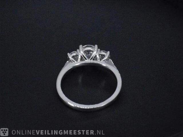 Witgouden trinity ring met 1.40 carat briljanten - afbeelding 9 van  11