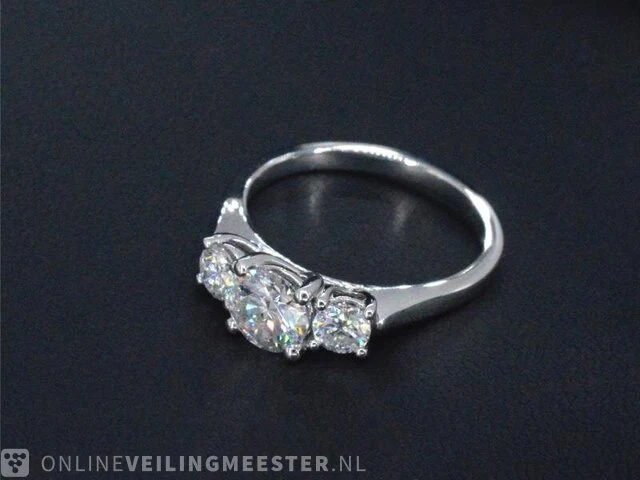 Witgouden trinity ring met 1.40 carat briljanten - afbeelding 10 van  11