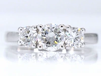 Witgouden trinity ring met briljant geslepen diamanten - afbeelding 1 van  7