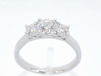 Witgouden trinity ring met briljant geslepen diamanten - afbeelding 1 van  11