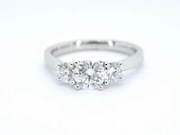 Witgouden trinity ring met briljant geslepen diamanten - afbeelding 6 van  11