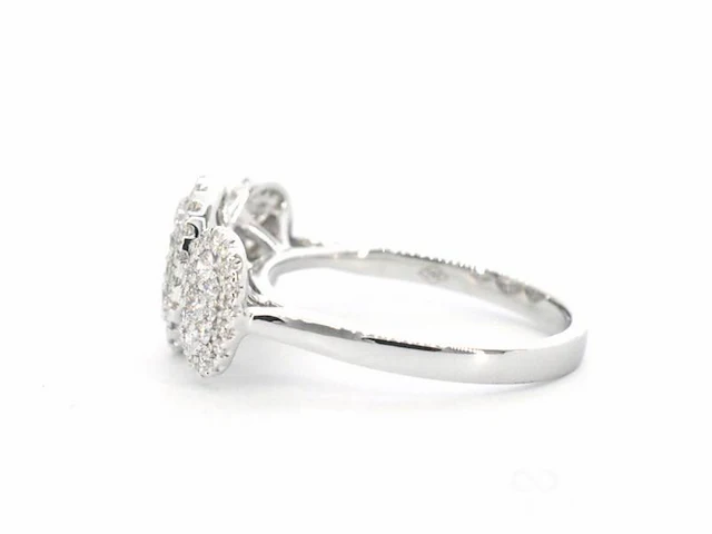Witgouden trinity ring met diamanten in ovaal vorm - afbeelding 5 van  9