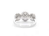 Witgouden trinity ring met diamanten in ovaal vorm - afbeelding 7 van  9
