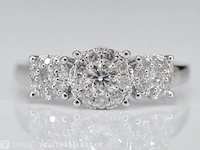 Witgouden trinity ring met diamanten - afbeelding 1 van  7
