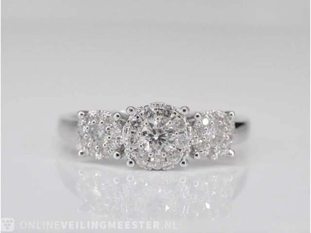 Witgouden trinity ring met diamanten - afbeelding 3 van  7