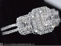 Witgouden trinity ring met diamanten - afbeelding 2 van  7