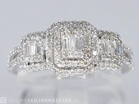 Witgouden trinity ring met diamanten - afbeelding 4 van  7