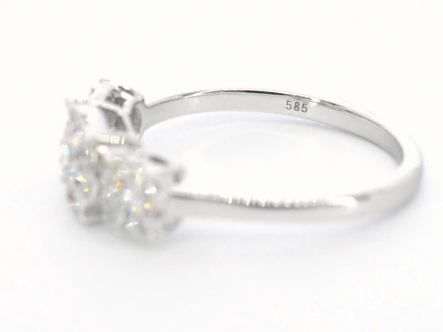 Witgouden trinity ring met diamanten - afbeelding 11 van  11
