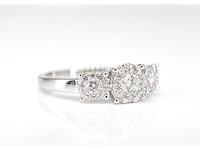 Witgouden trinity ring met diamanten - afbeelding 4 van  9