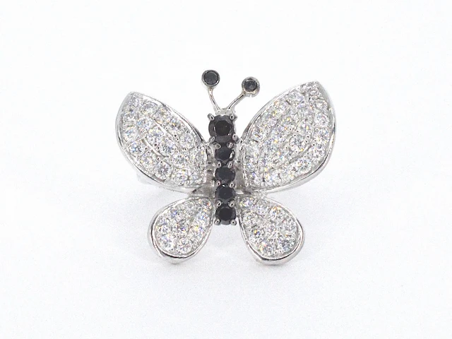 Witgouden vlinder ring met diamanten en zwarte diamanten - afbeelding 9 van  12
